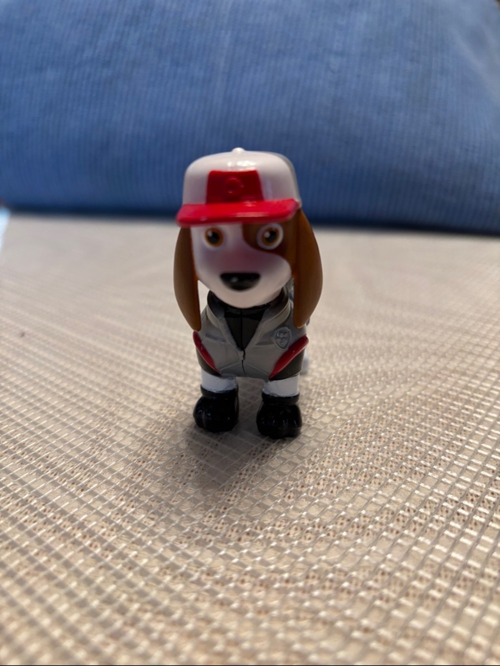 Paw Patrol Truck Driver Bassist Hound 2.5” Brown Figure with Red and Silver Cap